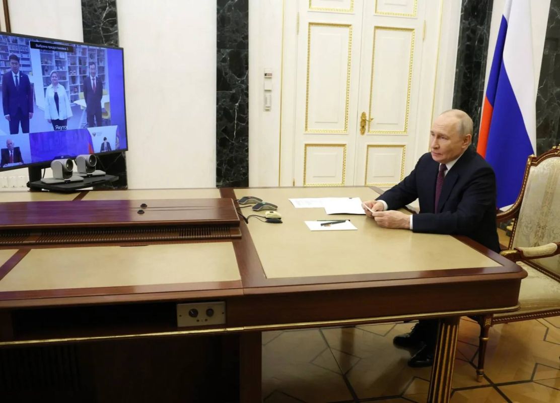 Владимир Путин в День учителя дал старт работе образовательного комплекса «Точка Будущего» в Якутии