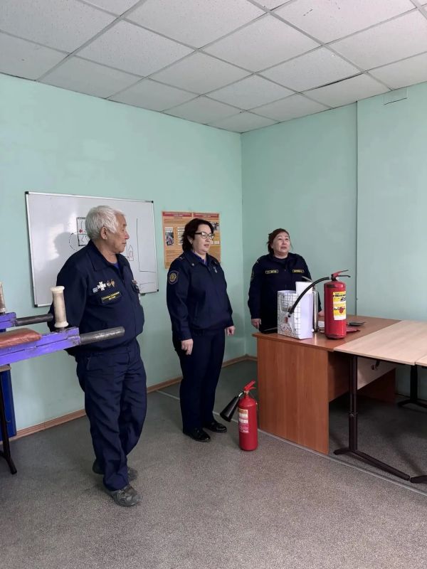 Месячник гражданской обороны: в Якутске более 200 человек прошли уроки безопасности Месячник гражданской обороны: в Якутске более 200 человек прошли уроки безопасности