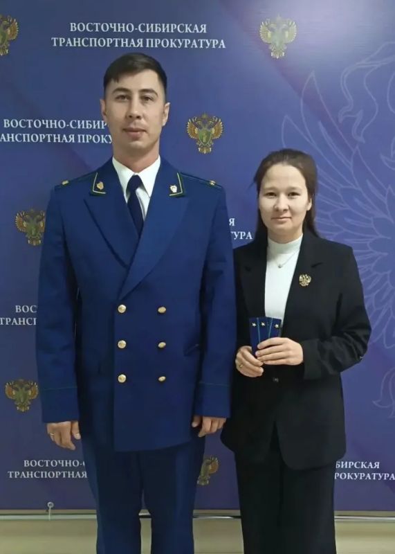 Молодым специалистам присвоены первоначальные классные чины и вручены погоны Молодым специалистам присвоены первоначальные классные чины и вручены погоны