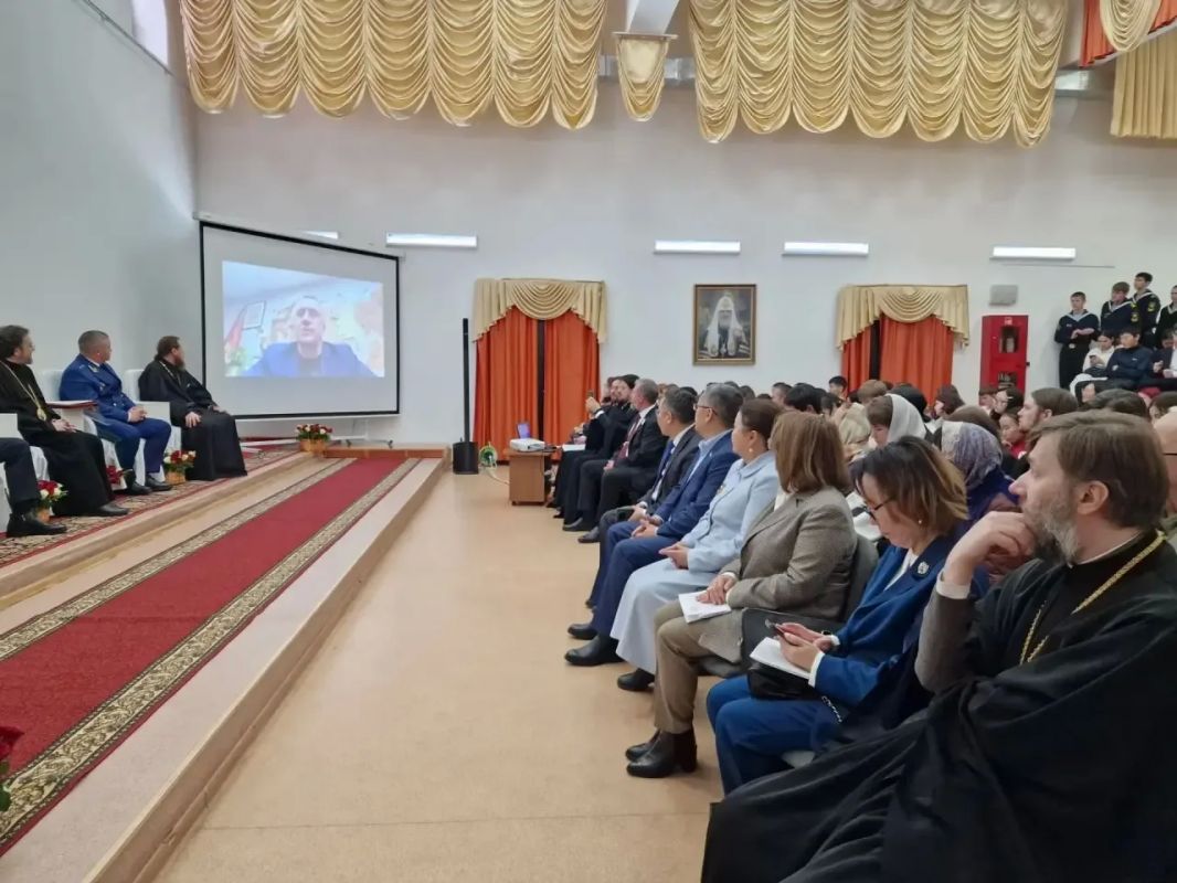В Якутске проходит Свято-Иннокентьевский духовно-просветительского студенческого форума В Якутске проходит Свято-Иннокентьевский духовно-просветительского студенческого форума