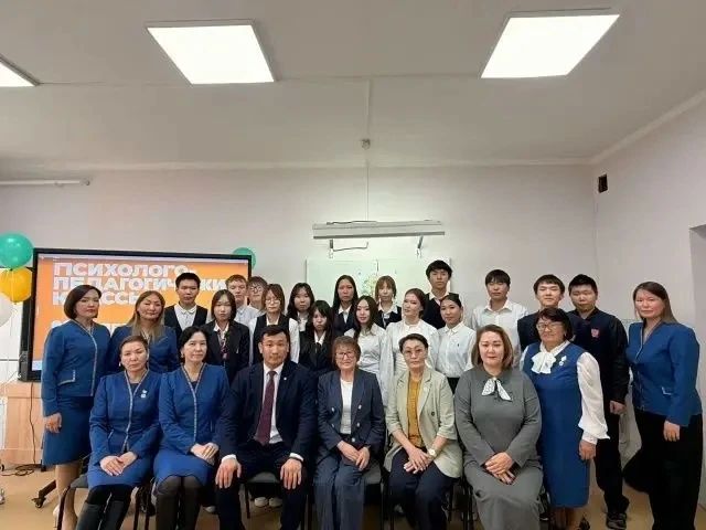 В Якутии состоялся Единый день открытия психолого-педагогических классов В Якутии состоялся Единый день открытия психолого-педагогических классов