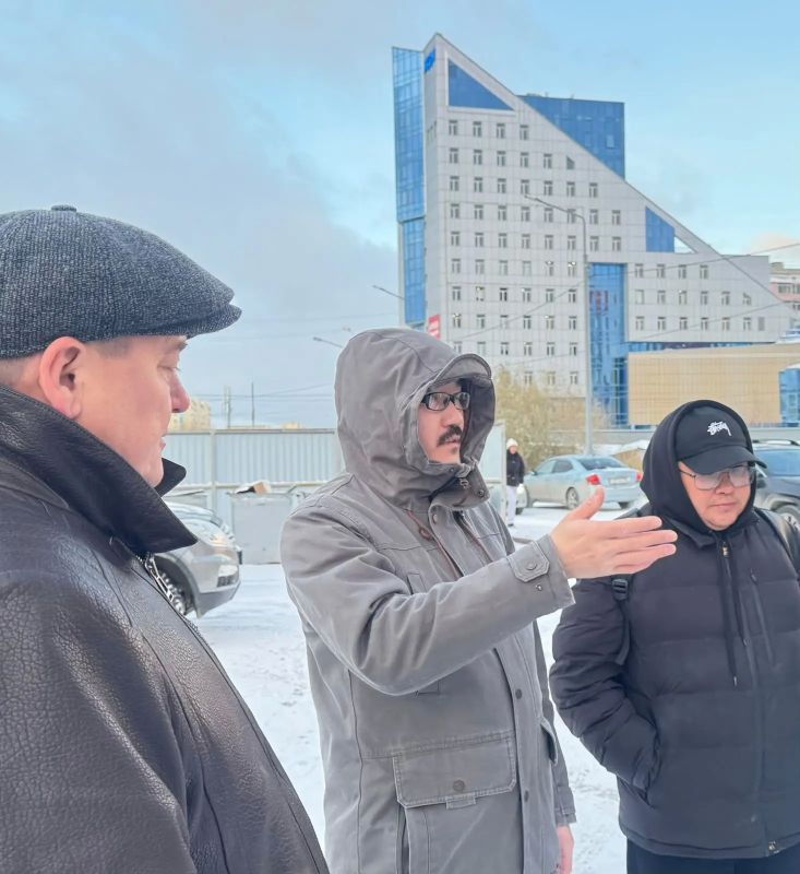В 203 микрорайоне состоялась выездная комиссия по вопросу состояния дороги В 203 микрорайоне состоялась выездная комиссия по вопросу состояния дороги