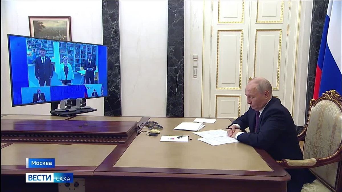 Президент России Владимир Путин открыл в Якутии образовательный комплекс "Точка будущего"