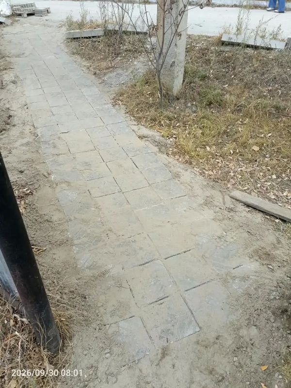 По просьбе жителей Гагаринского округа, пациентов и сотрудников Якутской городской больницы №2, сотрудниками Управы была выполнена укладка тротуарной плитки и оборудован поручень на тропинке от здания больницы на улице...
