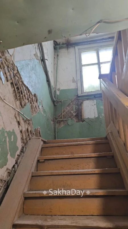 В Якутске замерзают жильцы аварийного дома В Якутске замерзают жильцы аварийного дома