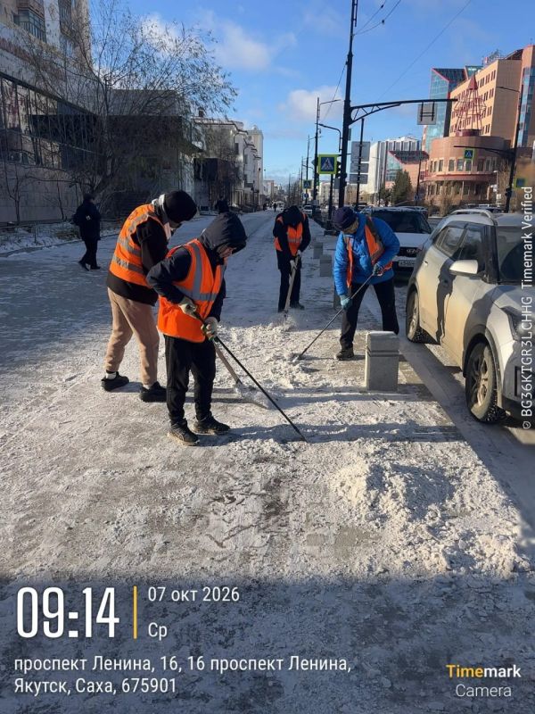 Уборка снега, проспект Ленина Уборка снега, проспект Ленина