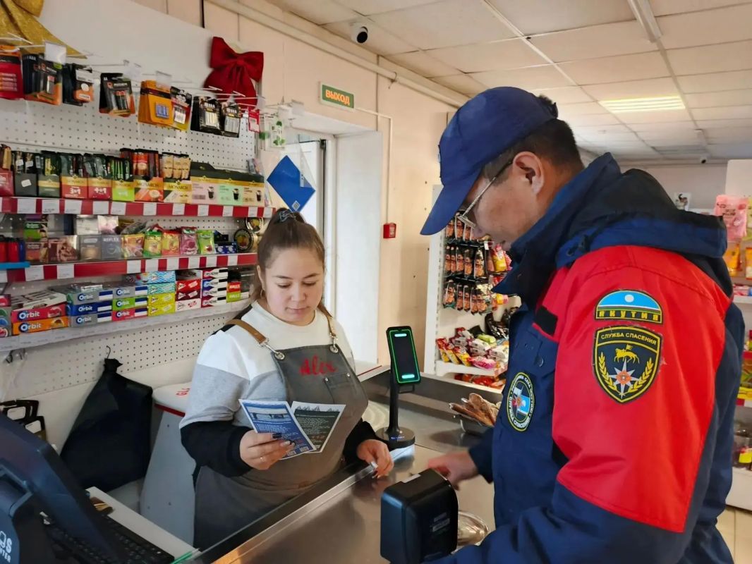 Спасатели Якутии провели профилактическую работу: охвачено более 160 человек Спасатели Якутии провели профилактическую работу: охвачено более 160 человек