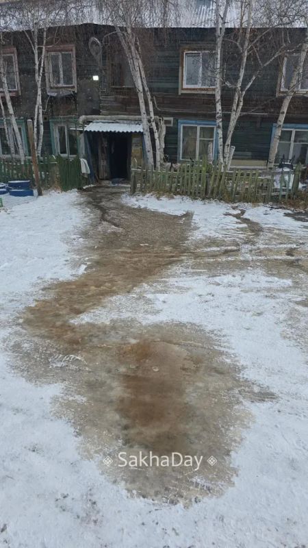 В Якутске замерзают жильцы аварийного дома В Якутске замерзают жильцы аварийного дома