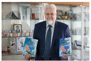 В Якутске презентовали английскую версию книги «История воздушной трассы: Фэрбенкс — Якутск — Красноярск» В Якутске презентовали английскую версию книги «История воздушной трассы: Фэрбенкс — Якутск — Красноярск»