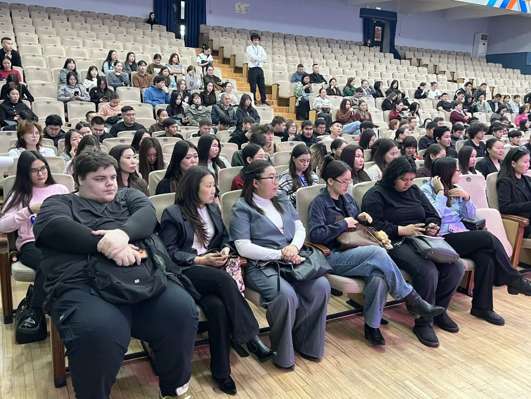 #ПрямоСейчас: В СВФУ проходит Арктическая ярмарка вакансий в рамках VII Северного форума по устойчивому развитию и VIII Межрегиональной научно-практической конференции «Арктический вектор: кадры в Арктику» #ПрямоСейчас: В СВФУ проходит Арктическая ярмарка вакансий в рамках VII Северного форума по устойчивому развитию и VIII Межрегиональной научно-практической конференции «Арктический вектор: кадры в Арктику»