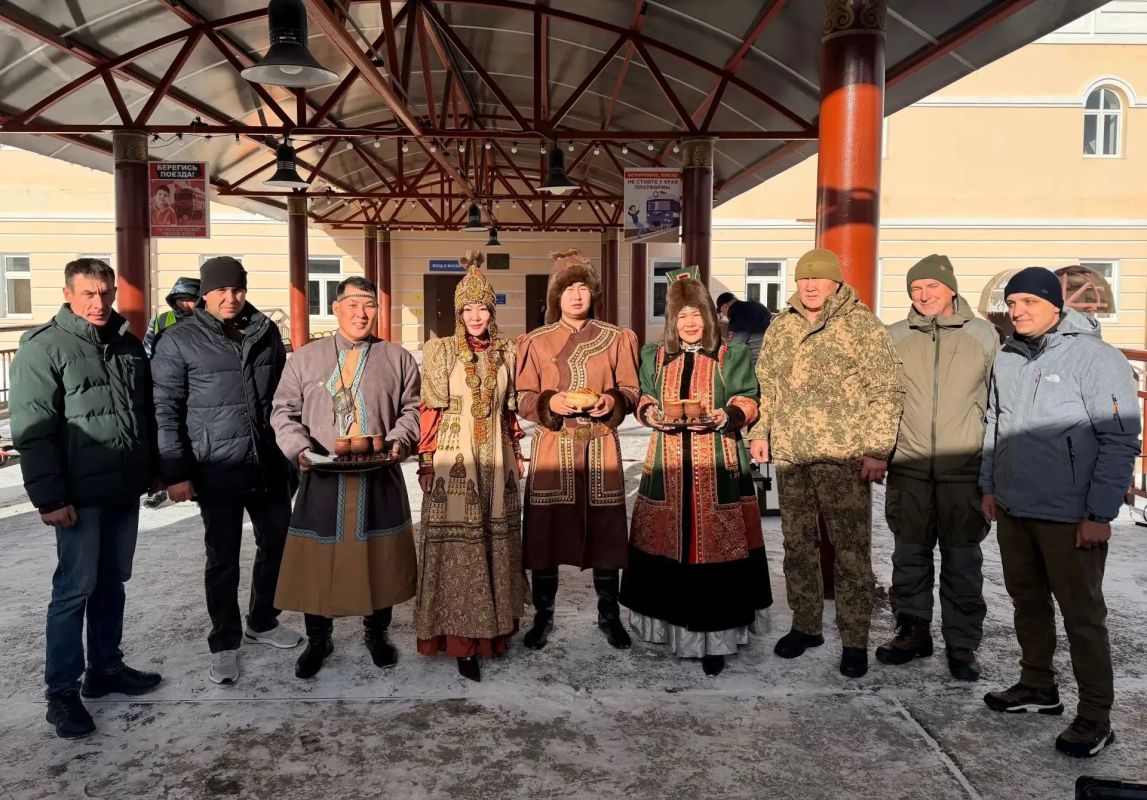 На якутскую землю самолётами и поездами прибывают участники IV Международного турнира памяти Фёдора Охлопкова На якутскую землю самолётами и поездами прибывают участники IV Международного турнира памяти Фёдора Охлопкова