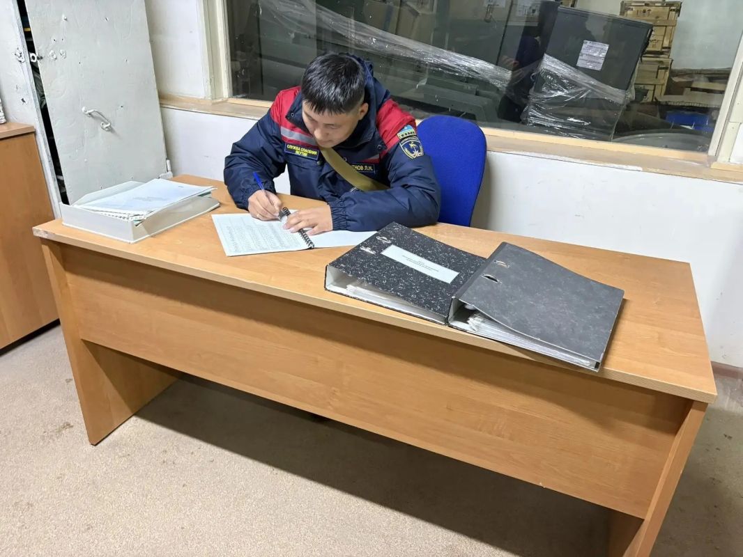 В Службе спасения РС (Я) стартовала штабная тренировка по гражданской обороне В Службе спасения РС (Я) стартовала штабная тренировка по гражданской обороне