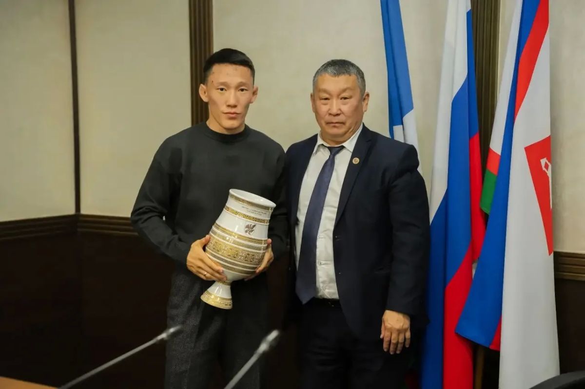 Итээлгит иин махтал!. Бээээ Дьокуускай куорат спортивнай тустууга федерациятын отчуоттуур-быыбардыыр конференциятыгар миигин салайааччынан таллылар Итээлгит иин махтал!. Бээээ Дьокуускай куорат спортивнай тустууга федерациятын отчуоттуур-быыбардыыр конференциятыгар миигин салайааччынан таллылар