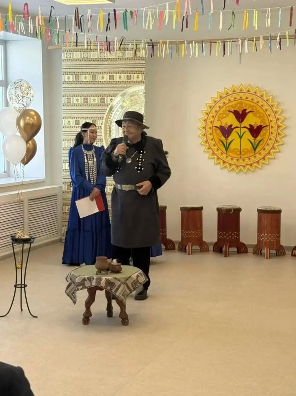 В селе Бердигестях Горного улуса после капитального ремонта вновь открыл свои двери «Центр развития ребенка — детский сад №8 «Сардаана» имени Х.К. Татариновой» В селе Бердигестях Горного улуса после капитального ремонта вновь открыл свои двери «Центр развития ребенка — детский сад №8 «Сардаана» имени Х.К. Татариновой»
