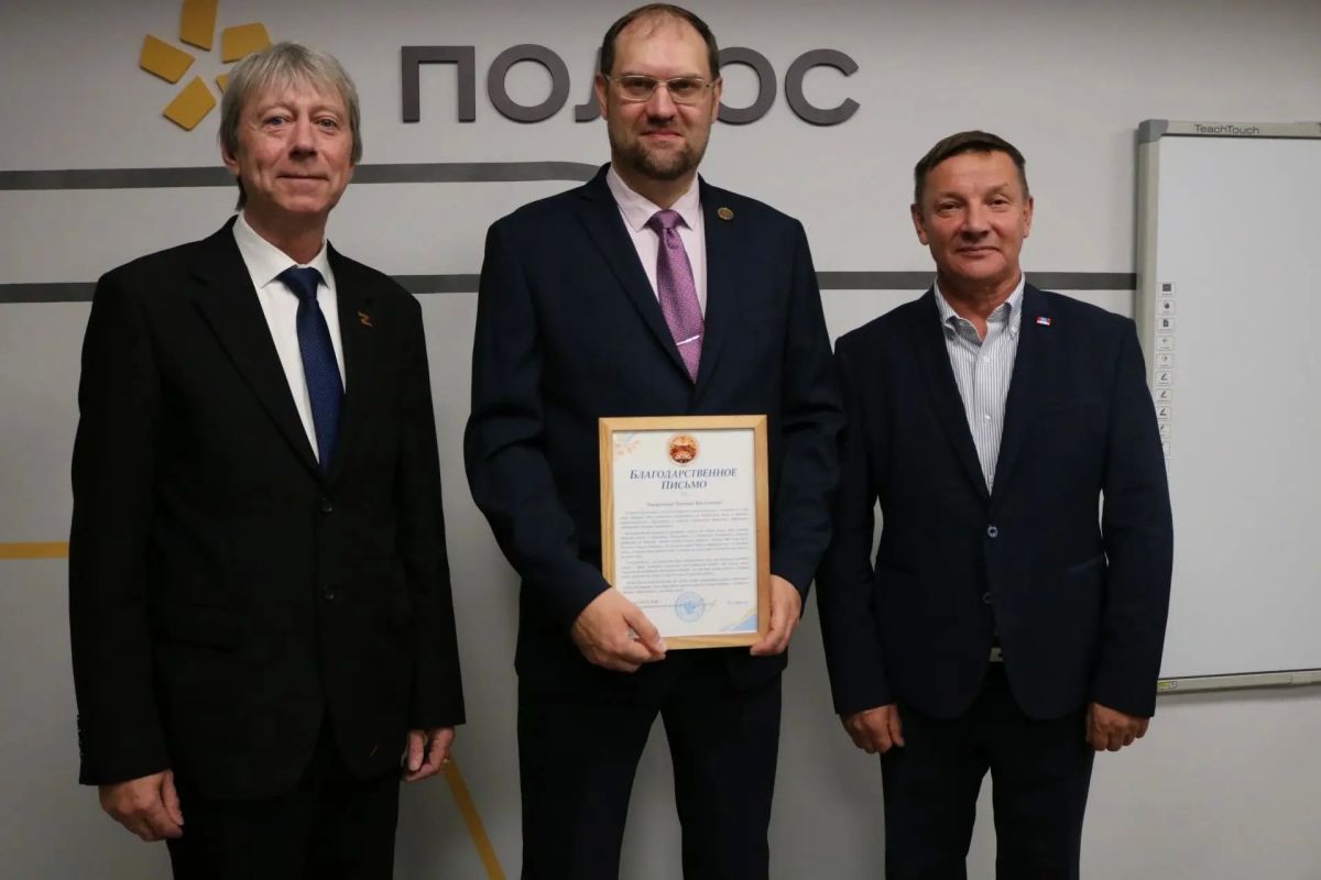 В Алданском политехникуме торжественно открыли аудиторию обогащения полезных ископаемых В Алданском политехникуме торжественно открыли аудиторию обогащения полезных ископаемых