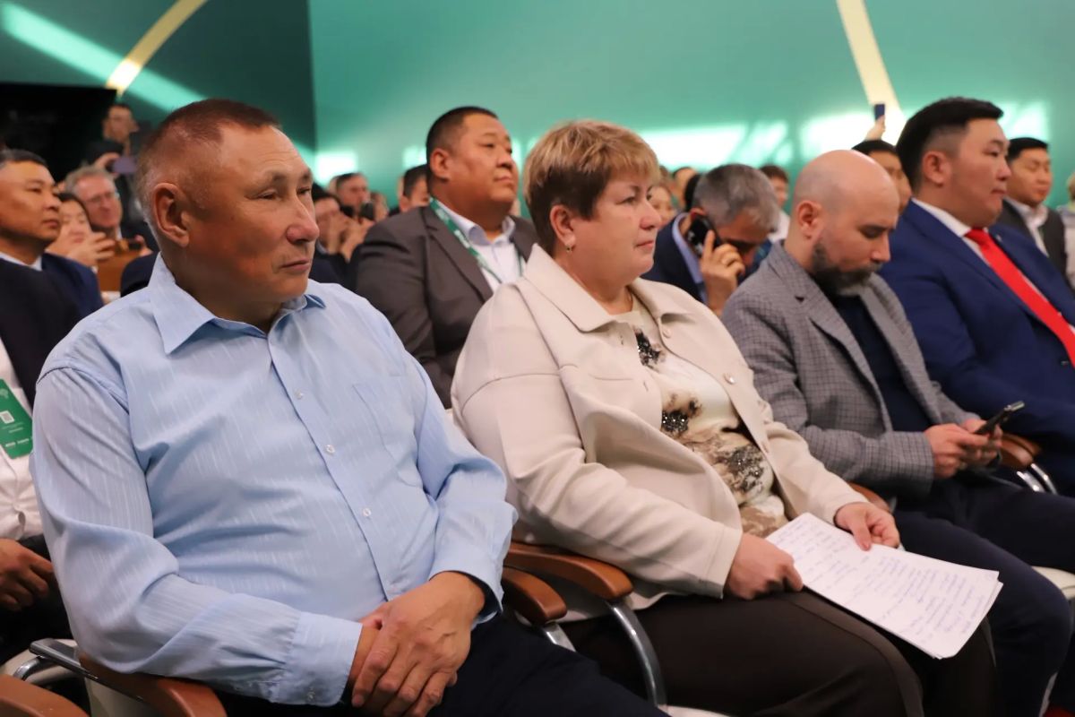 В рамках деловой программы «Золотая осень» идет круглый стол «Развитие табунного коневодства в Российской Федерации», инициированный Сенатором РФ Егором Борисовым В рамках деловой программы «Золотая осень» идет круглый стол «Развитие табунного коневодства в Российской Федерации», инициированный Сенатором РФ Егором Борисовым