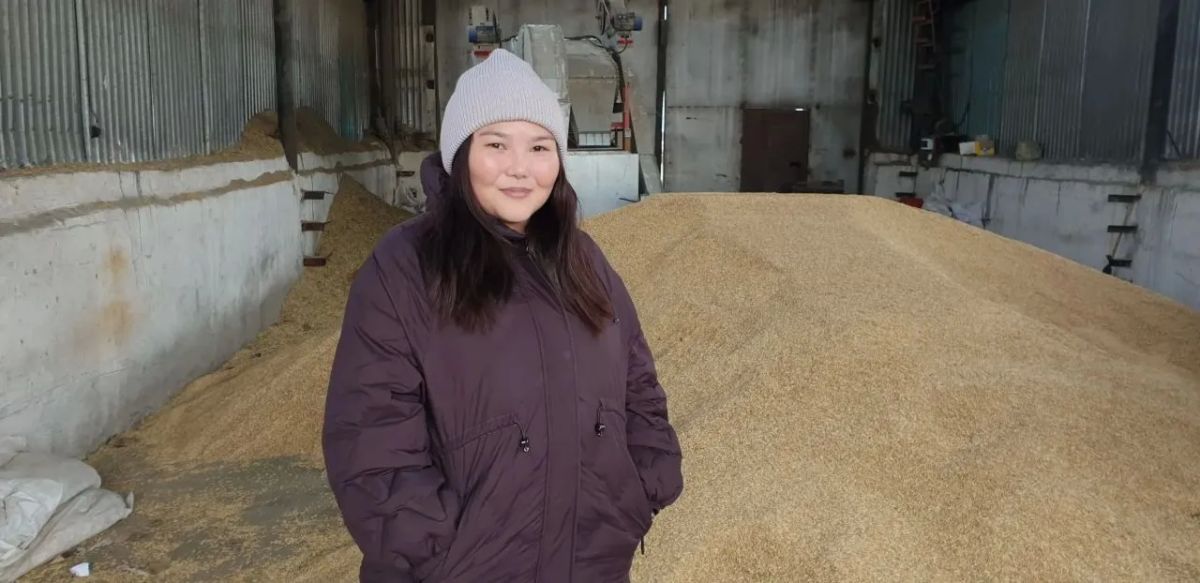 Бу кннэргэ Ньурбатааы с аылыгын хампаанньата бурдугун хомуйан бтэрэн эрэр Бу кннэргэ Ньурбатааы с аылыгын хампаанньата бурдугун хомуйан бтэрэн эрэр