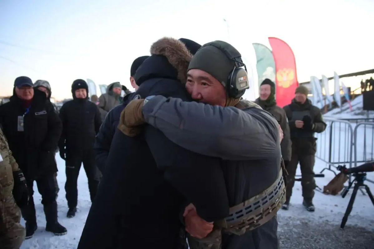 Айсен Николаев: Якутяне показывают высокое мастерство на IV Международном турнире по армейской высокоточной стрельбе памяти Фёдора Охлопкова! На первом, дневном этапе соревнований стрелок Василий Яковлев и корректировщик... Айсен Николаев: Якутяне показывают высокое мастерство на IV Международном турнире по армейской высокоточной стрельбе памяти Фёдора Охлопкова! На первом, дневном этапе соревнований стрелок Василий Яковлев и корректировщик...