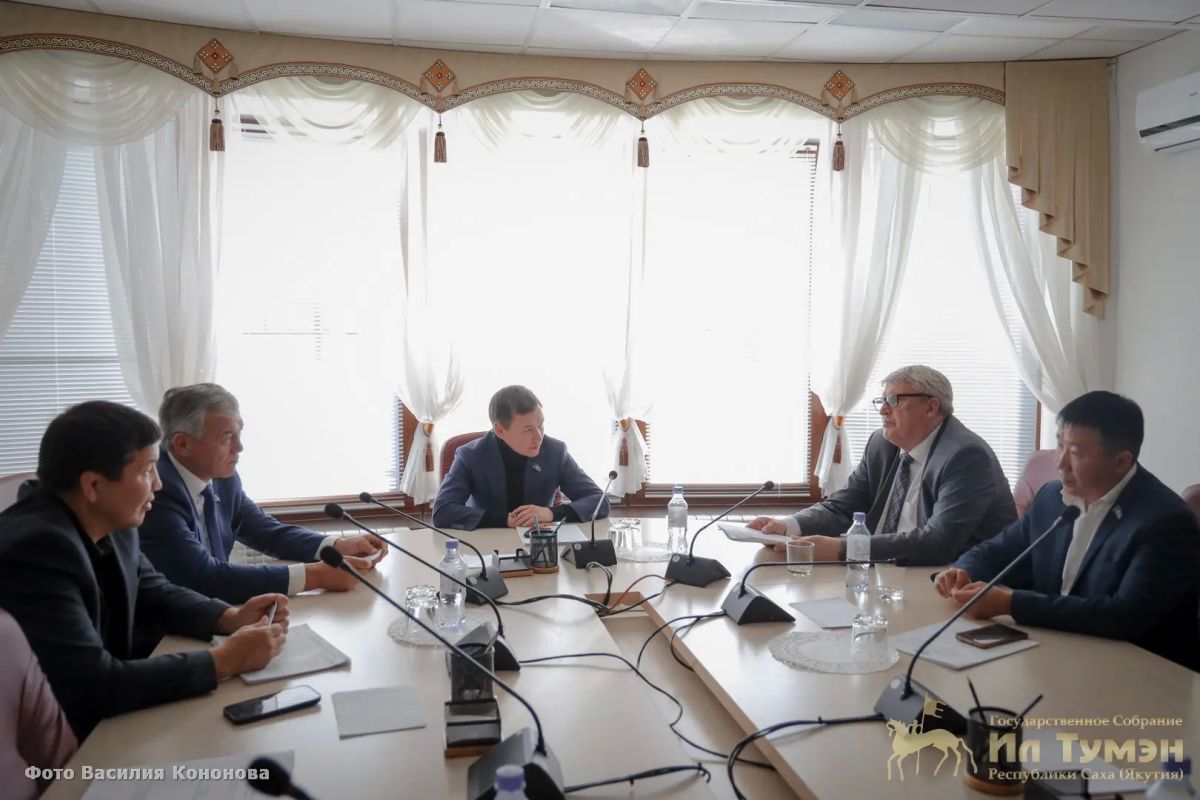 Комитет Ил Тумэна по делам молодежи и спорту рассмотрел два законопроекта в сфере физической культуры и спорта