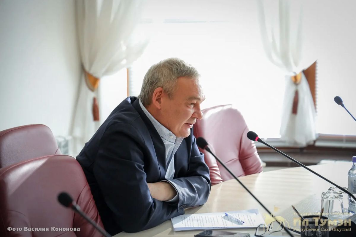 Мандатная комиссия Ил Тумэна поддержала проекты постановлений о подтверждении полномочий народного депутата Николая Долгунова и изменении составов постоянных комитетов по селу и аграрной политике, а также по... Мандатная комиссия Ил Тумэна поддержала проекты постановлений о подтверждении полномочий народного депутата Николая Долгунова и изменении составов постоянных комитетов по селу и аграрной политике, а также по...