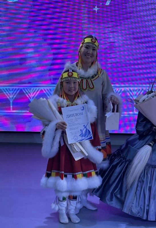 Семья Соловьевых обладатели Гран-при и 100 000 рублей VI конкурса «Матери-дочери» Семья Соловьевых обладатели Гран-при и 100 000 рублей VI конкурса «Матери-дочери»