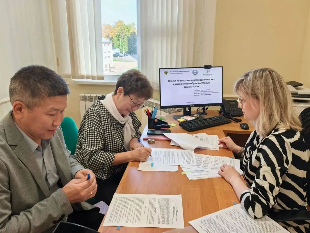 Амгинский улус в этом году представляли сразу три школы Амгинский улус в этом году представляли сразу три школы