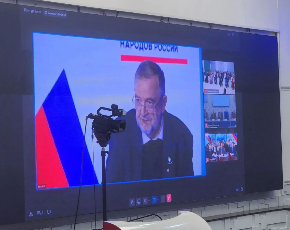 Якутия представила опыт на телемосте «Национальное единство как фактор российского патриотизма» Якутия представила опыт на телемосте «Национальное единство как фактор российского патриотизма»