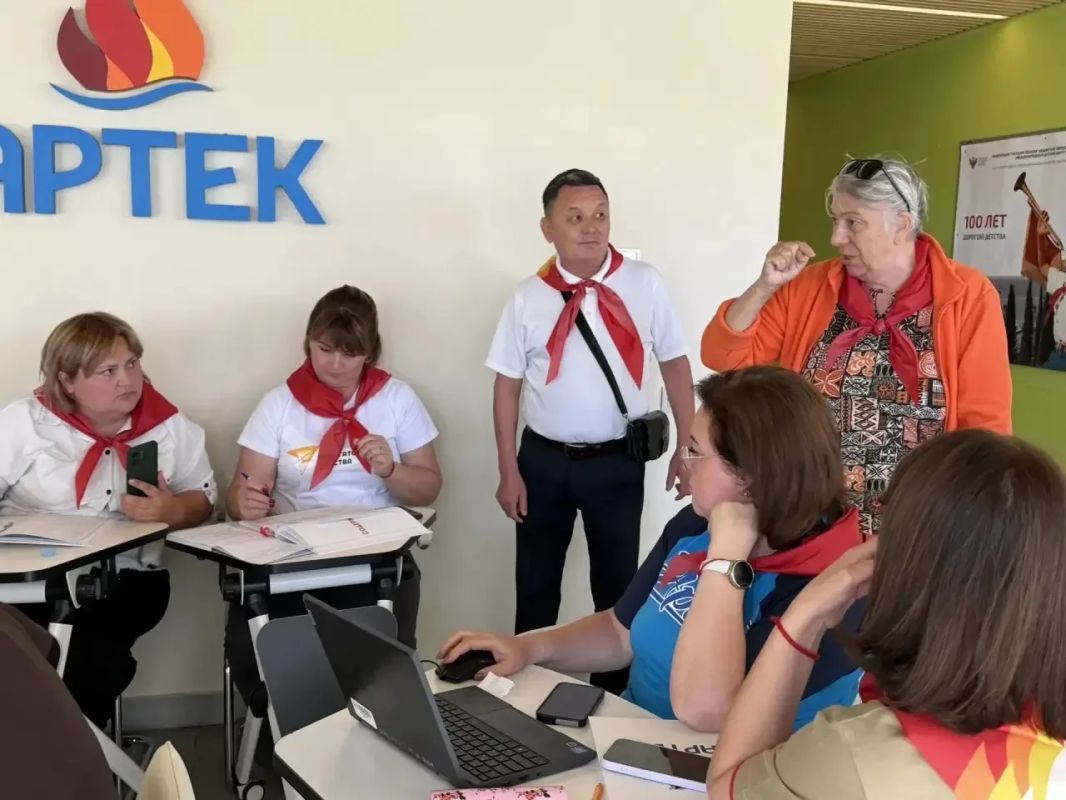 Управленческие команды школ Якутии прошли обучение в «Артеке» Управленческие команды школ Якутии прошли обучение в «Артеке»