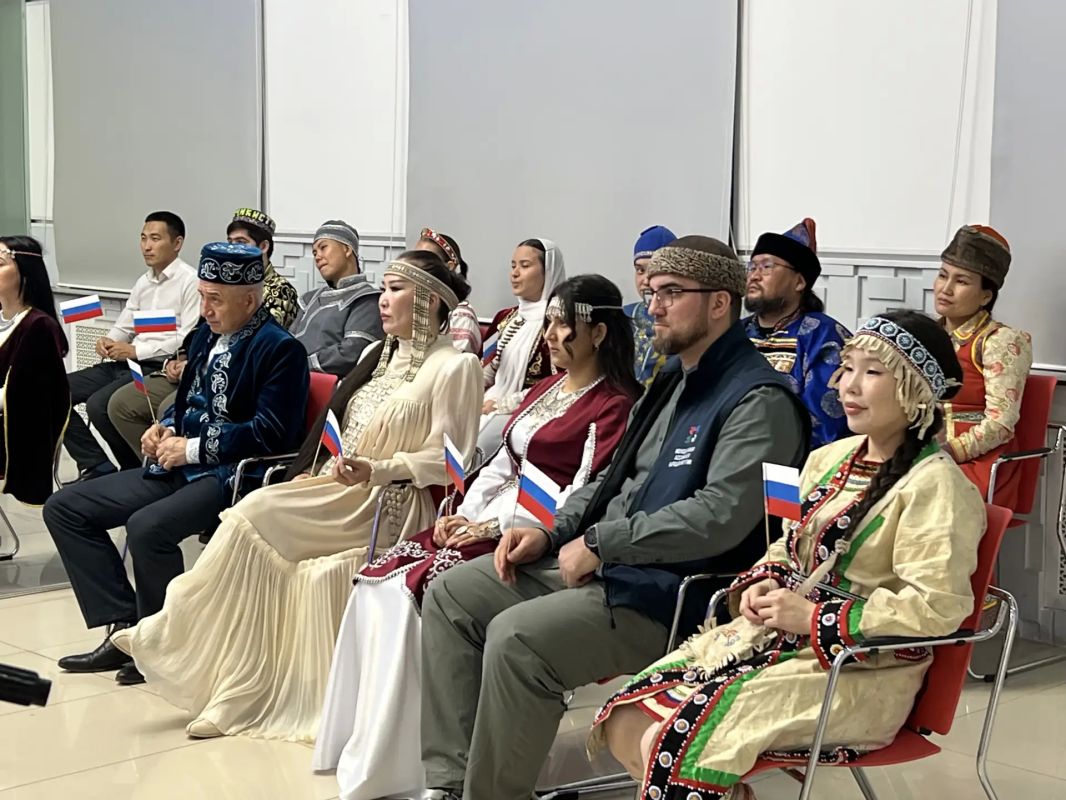 Якутия представила опыт на телемосте «Национальное единство как фактор российского патриотизма» Якутия представила опыт на телемосте «Национальное единство как фактор российского патриотизма»