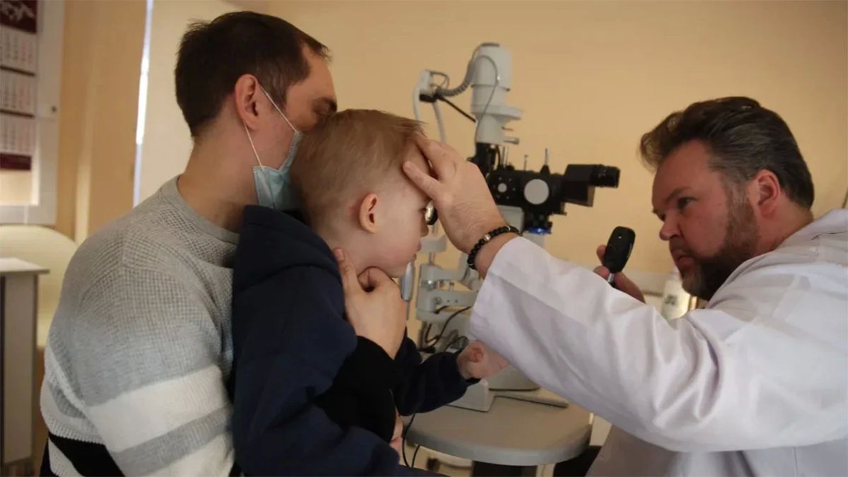 13 октября специалисты Медико-генетического научного центра имени академика Н.П.Бочкова провели в Якутской республиканской офтальмологической больнице прием детей с редкими заболеваниями глаз