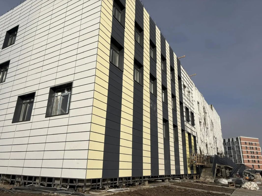 Новая школа в микрорайоне Звёздный готова уже на 82% Новая школа в микрорайоне Звёздный готова уже на 82%