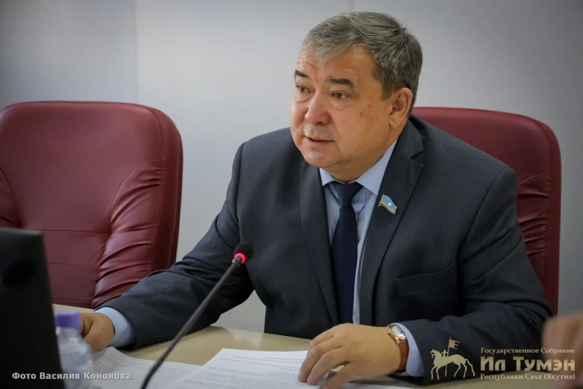 Комитет Ил Тумэна по строительству, ЖКХ и энергетике поддержал кандидатуру Николая Бочкова на пост первого вице-премьера Правительства Якутии Комитет Ил Тумэна по строительству, ЖКХ и энергетике поддержал кандидатуру Николая Бочкова на пост первого вице-премьера Правительства Якутии