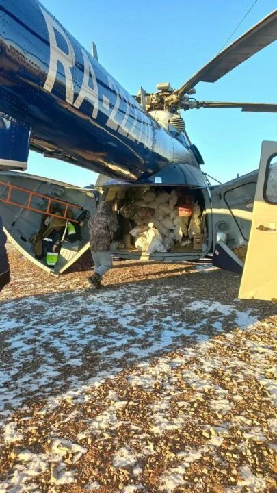 АЛРОСА рядом: «Алмазы Анабара» доставили вертолетом овощи и фрукты в Жилинду АЛРОСА рядом: «Алмазы Анабара» доставили вертолетом овощи и фрукты в Жилинду