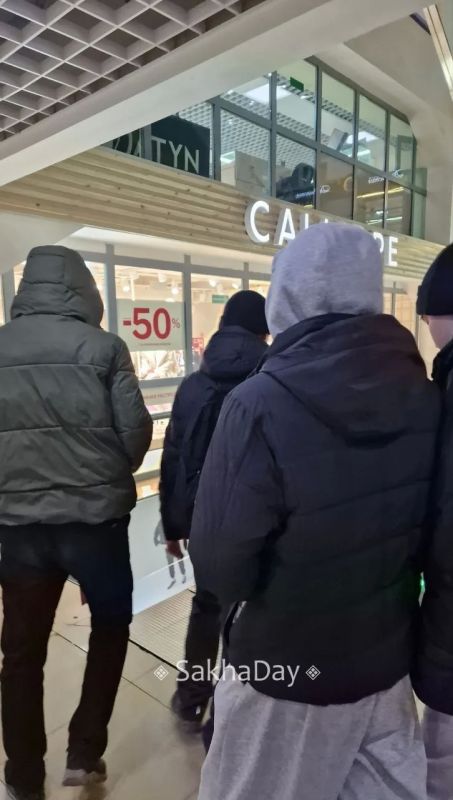 В Якутске девушка заявила о домогательствах со стороны группы подростков в торговом центре