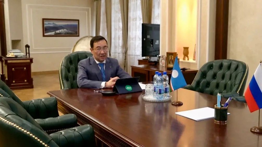 Айсен Николаев: На заседании межведомственной рабочей группы по обращению с ТКО поставил задачу до 1 декабря ввести в эксплуатацию объект сортировки отходов на Вилюйском тракте и полигон