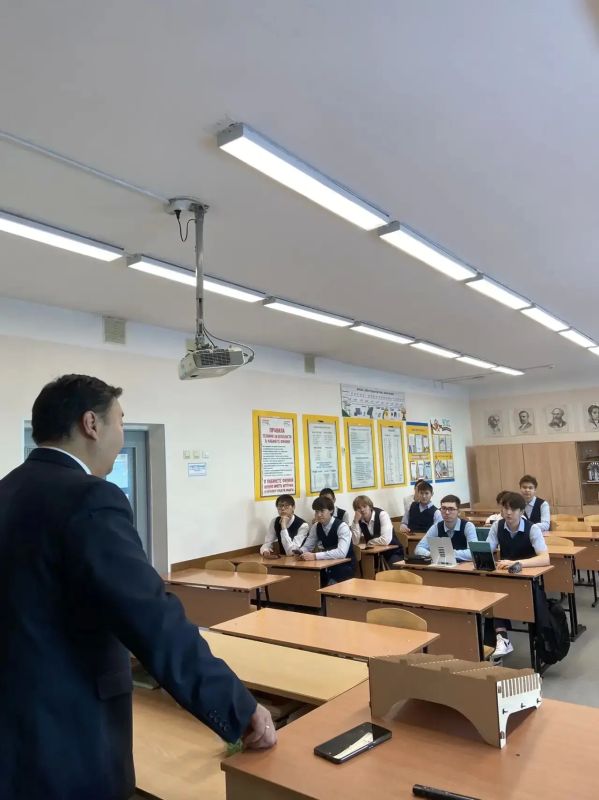 Будущие авиаторы Якутии познакомились с цифровыми технологиями на «Уроке цифры» Будущие авиаторы Якутии познакомились с цифровыми технологиями на «Уроке цифры»
