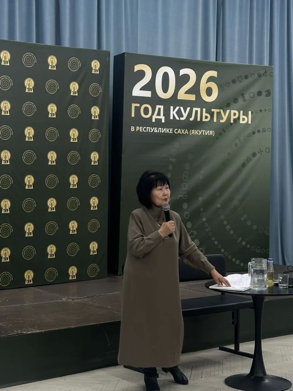 В стенах Республиканского Дома народного творчества проходит семинар-практикум «Якутский костюм: от традиции к современности»