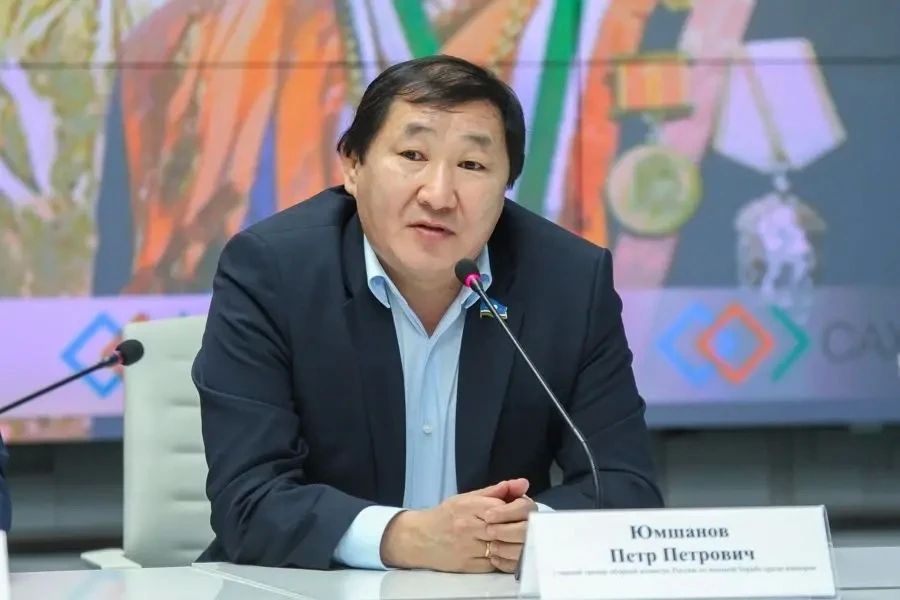 Сегодня день рождения отмечает Пётр Юмшанов - чемпион, наставник и опора якутской борьбы