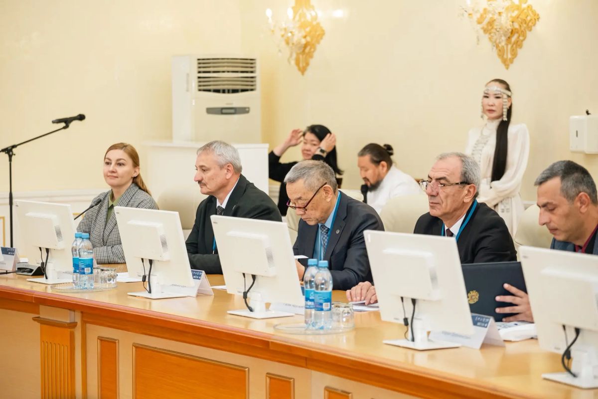В Якутске стартовал I Международный форум «Сотрудничество во имя мира и согласия народов» В Якутске стартовал I Международный форум «Сотрудничество во имя мира и согласия народов»