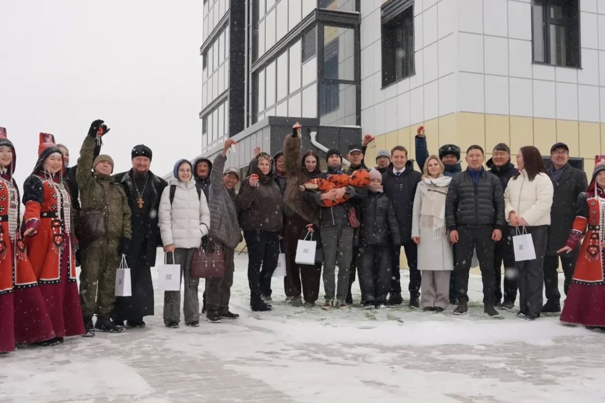 В Нерюнгри новосёлам вручили ключи от 60 арендных квартир «под ключ» В Нерюнгри новосёлам вручили ключи от 60 арендных квартир «под ключ»