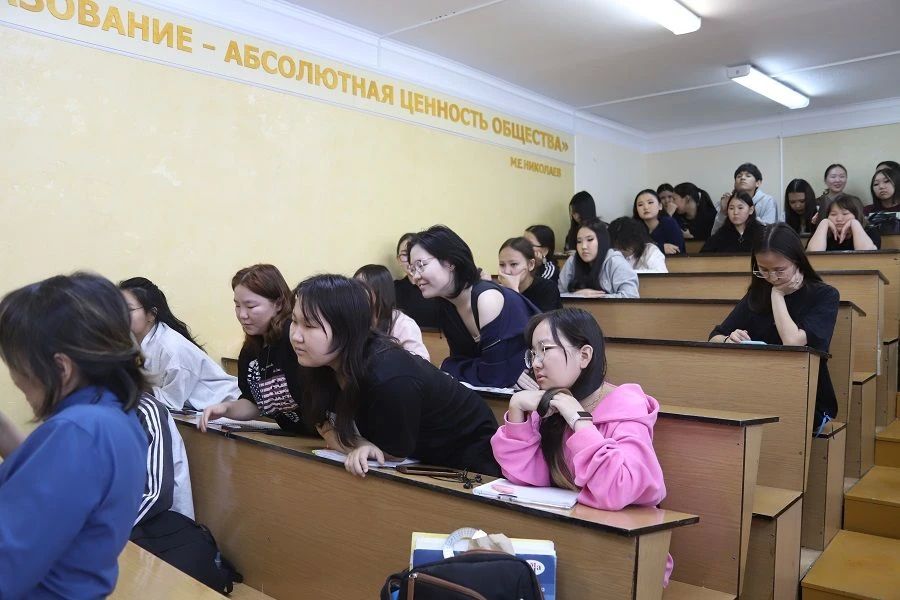 «Лед ошибок не прощает»: Служба спасения Якутии провела уроки безопасности в Намском улусе «Лед ошибок не прощает»: Служба спасения Якутии провела уроки безопасности в Намском улусе