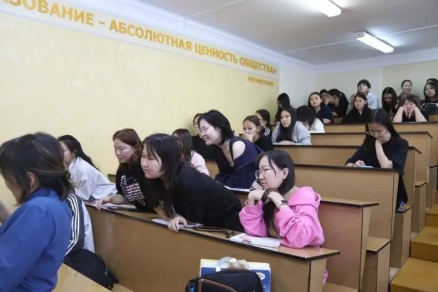 «Лед ошибок не прощает»: Служба спасения Якутии провела уроки безопасности в Намском улусе «Лед ошибок не прощает»: Служба спасения Якутии провела уроки безопасности в Намском улусе