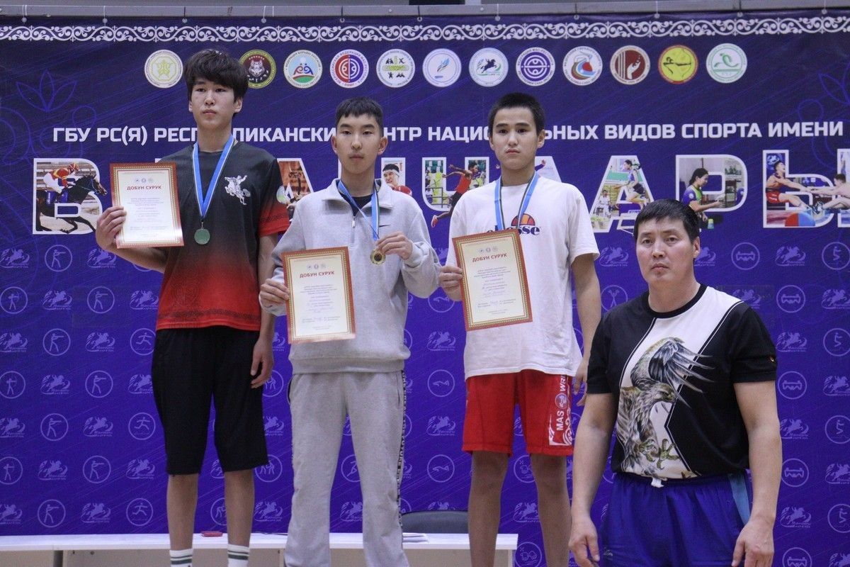 Чемпион мира Артем Зорин признан лучшим тренером турнира «Открытие сезона» Чемпион мира Артем Зорин признан лучшим тренером турнира «Открытие сезона»