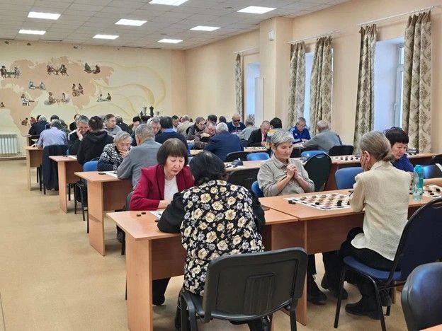 Свыше 50 пенсионеров приняли участие в республиканском турнире по русским шашкам Свыше 50 пенсионеров приняли участие в республиканском турнире по русским шашкам