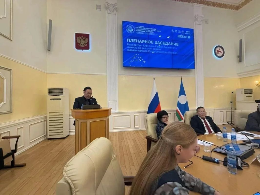 На I Международном форуме «Сотрудничество во имя мира и согласия народов», приуроченному к Году единства народов России и Году культуры в Республике Саха (Якутия), выступил солист Государственного театра оперы и балета РС(Я)...