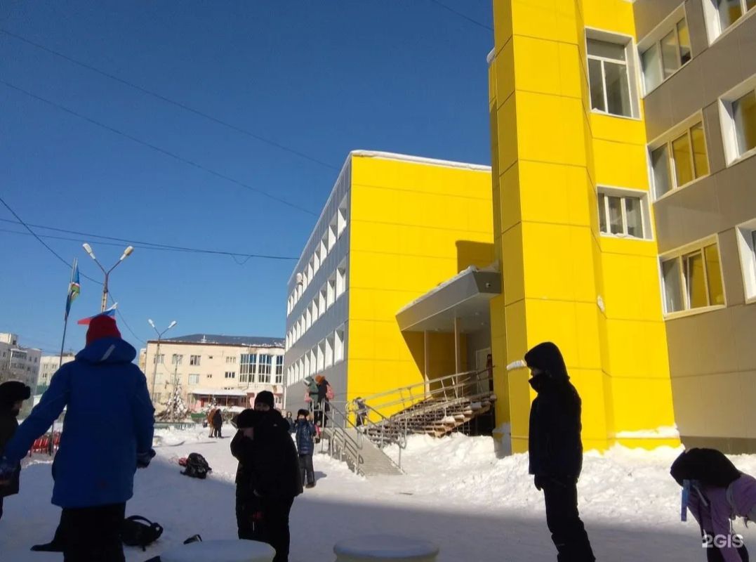 В школе №33 Якутска произошло задымление электрощитовой
