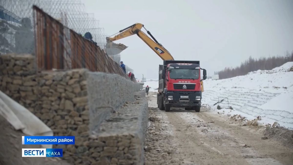 Четыре весенних паводка выдержал водоотводной канал, построенный для защиты нового аэропорта Мирного от подтопления
