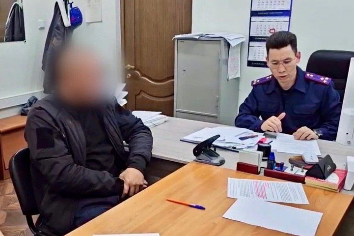 Прижал долгами и угрозами: глава поселка поплатился за взятку бульдозером