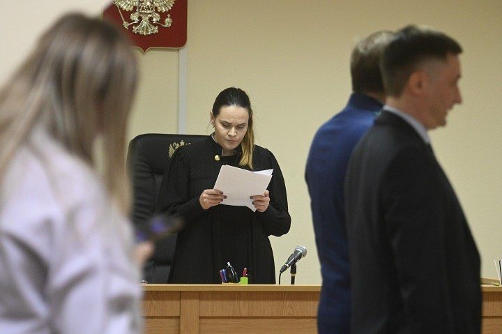 Учительнице отказали в иске о недействительности кредитов в Якутии