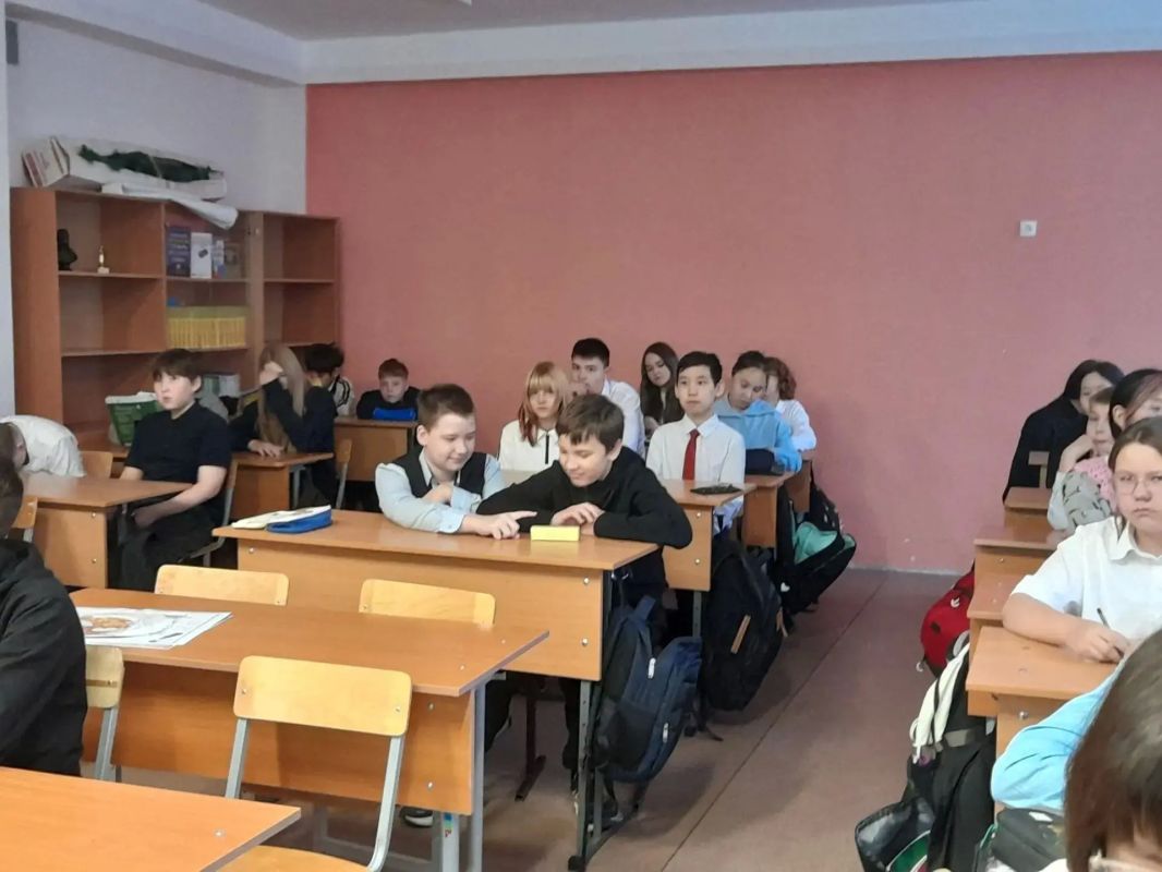 Государственный инспектор Мария Пестерева провела познавательное занятие для шестиклассников о содержании домашних животных Государственный инспектор Мария Пестерева провела познавательное занятие для шестиклассников о содержании домашних животных